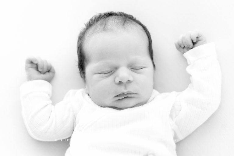 Ensaio Newborn Inesquecível: Maria Cecília no Estúdio Glaysianne